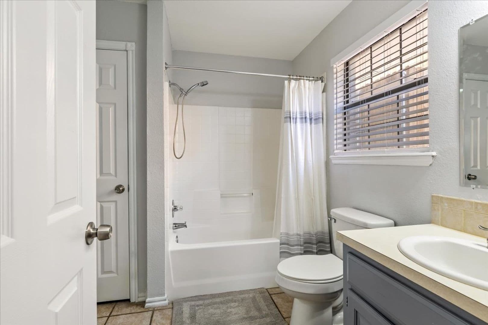 4033 NW Ozmun Ave. 23 of 28
