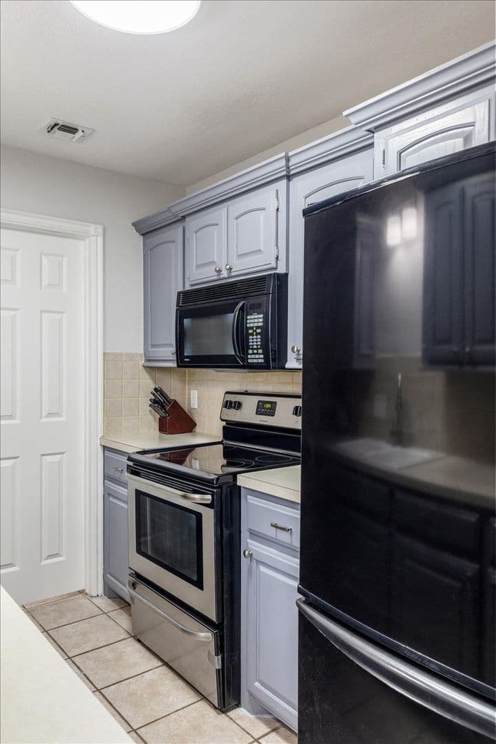 4033 NW Ozmun Ave. 17 of 24