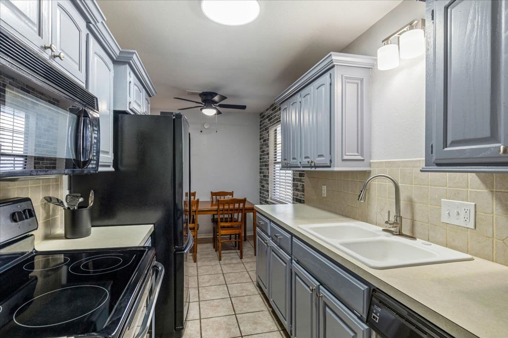 4033 NW Ozmun Ave. 13 of 24