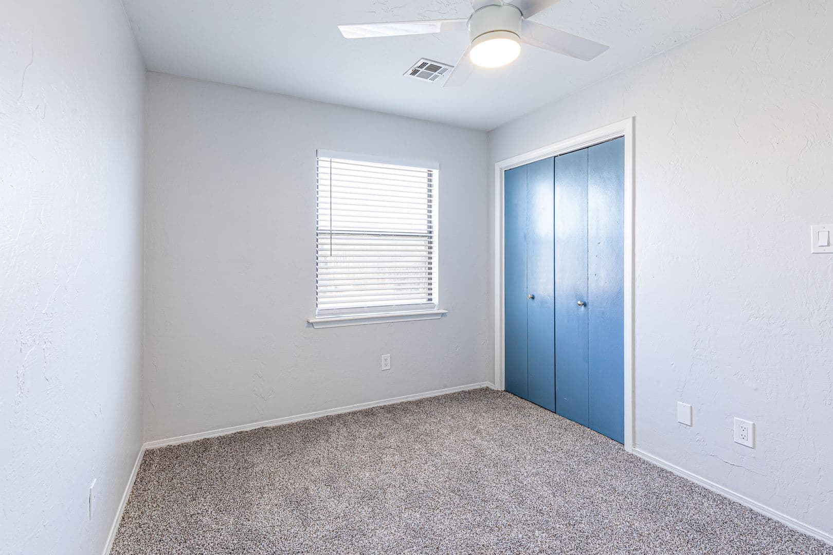 Beautifully Renovated 2bed/2bath Flat 13 of 20