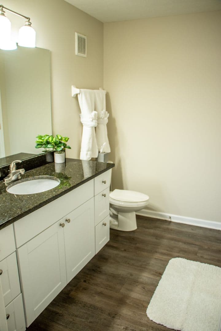 Latham Apartments 7 of 9