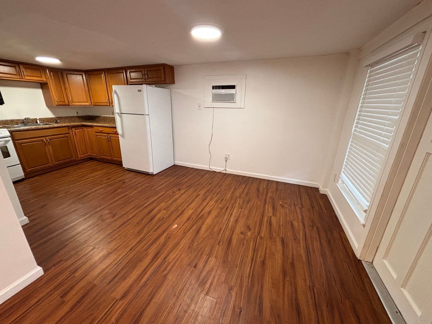 111A Cedar St (downstairs) - City of St Augustine - UTILITIES SPLIT 50/50 11 of 20