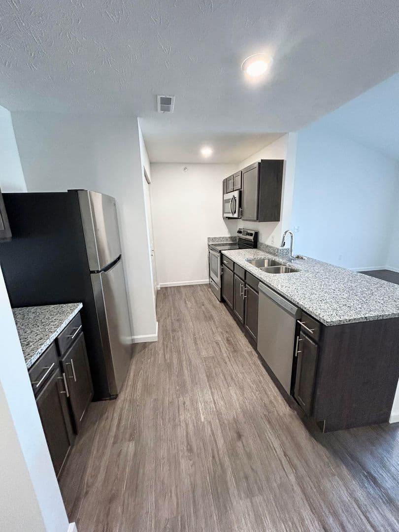 Sagamore Winds Apartments 2 of 11