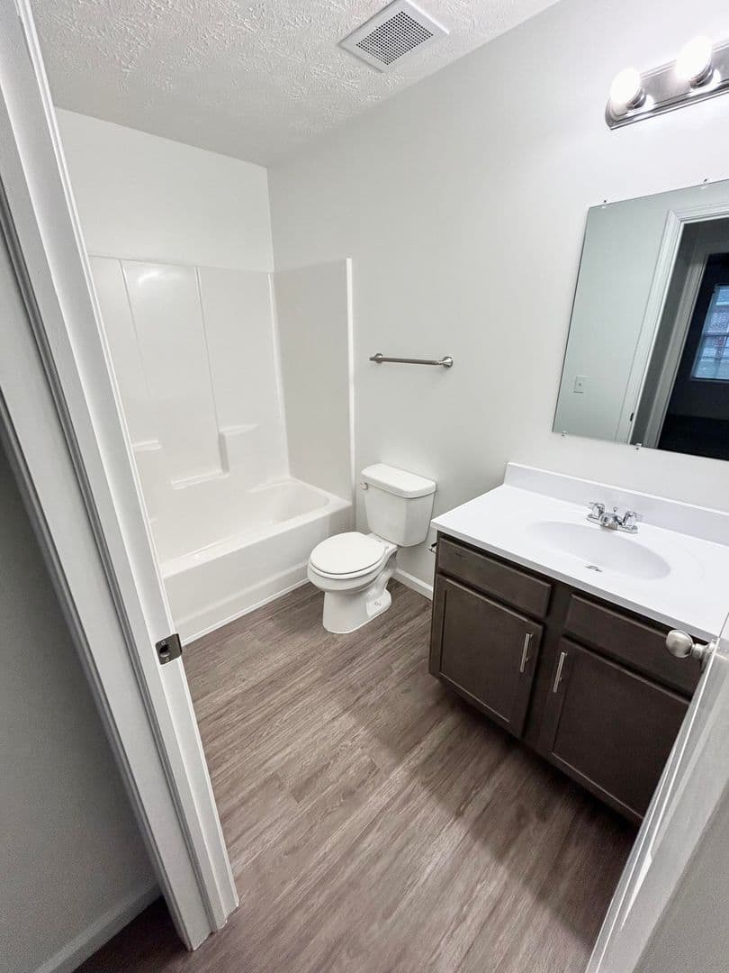 Sagamore Winds Apartments 5 of 12