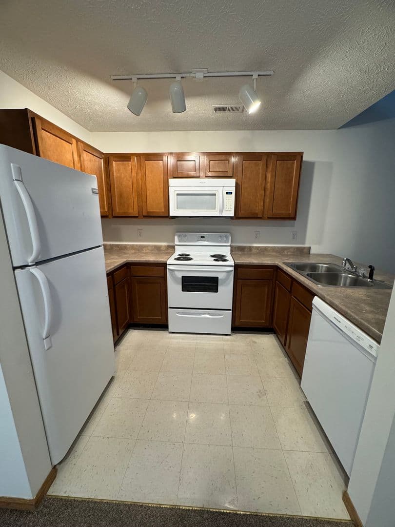 Southern Winds Apartments 3 of 10