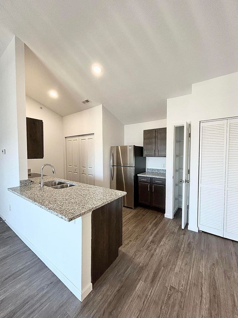 Sagamore Winds Apartments 3 of 13