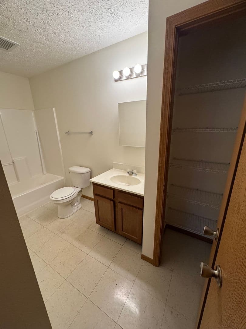 Southern Winds Apartments 10 of 10