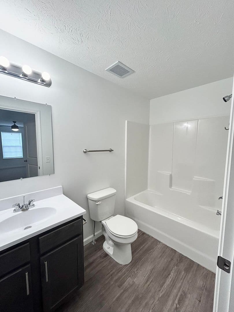 Sagamore Winds Apartments 6 of 13