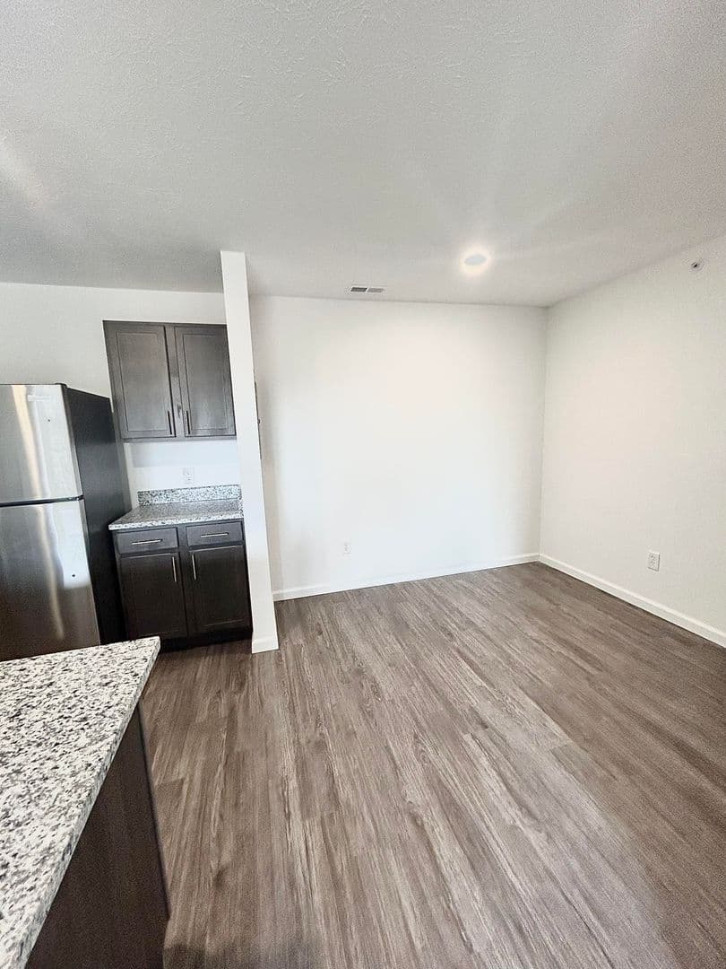 Sagamore Winds Apartments 5 of 13