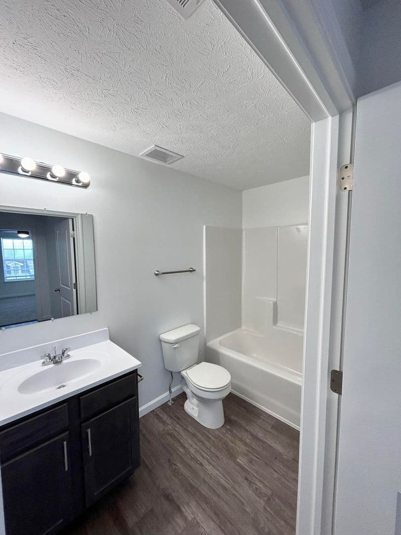 Sagamore Winds Apartments 9 of 13