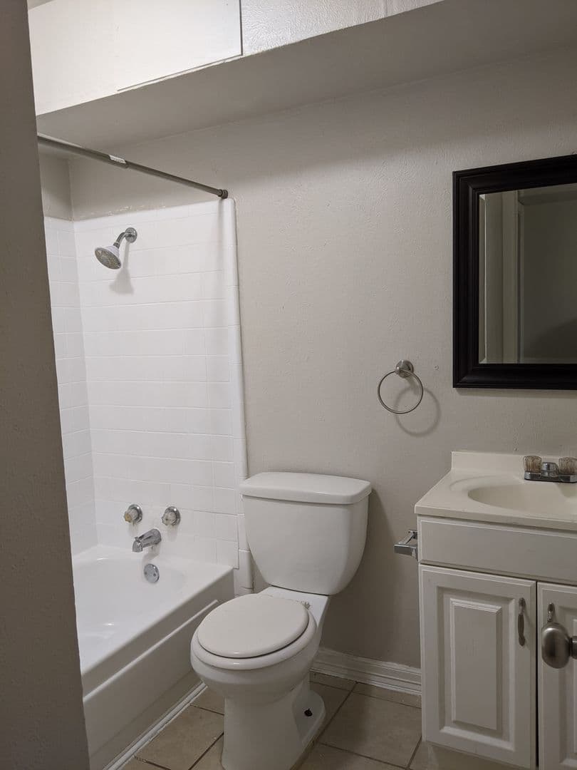 1 Bed 1 Bath ALL BILLS PAID 12 of 13