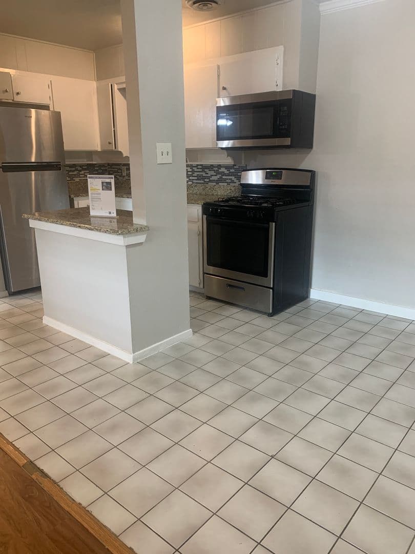 Renovated 2 Bed 1 Bath near UNT 16 of 16