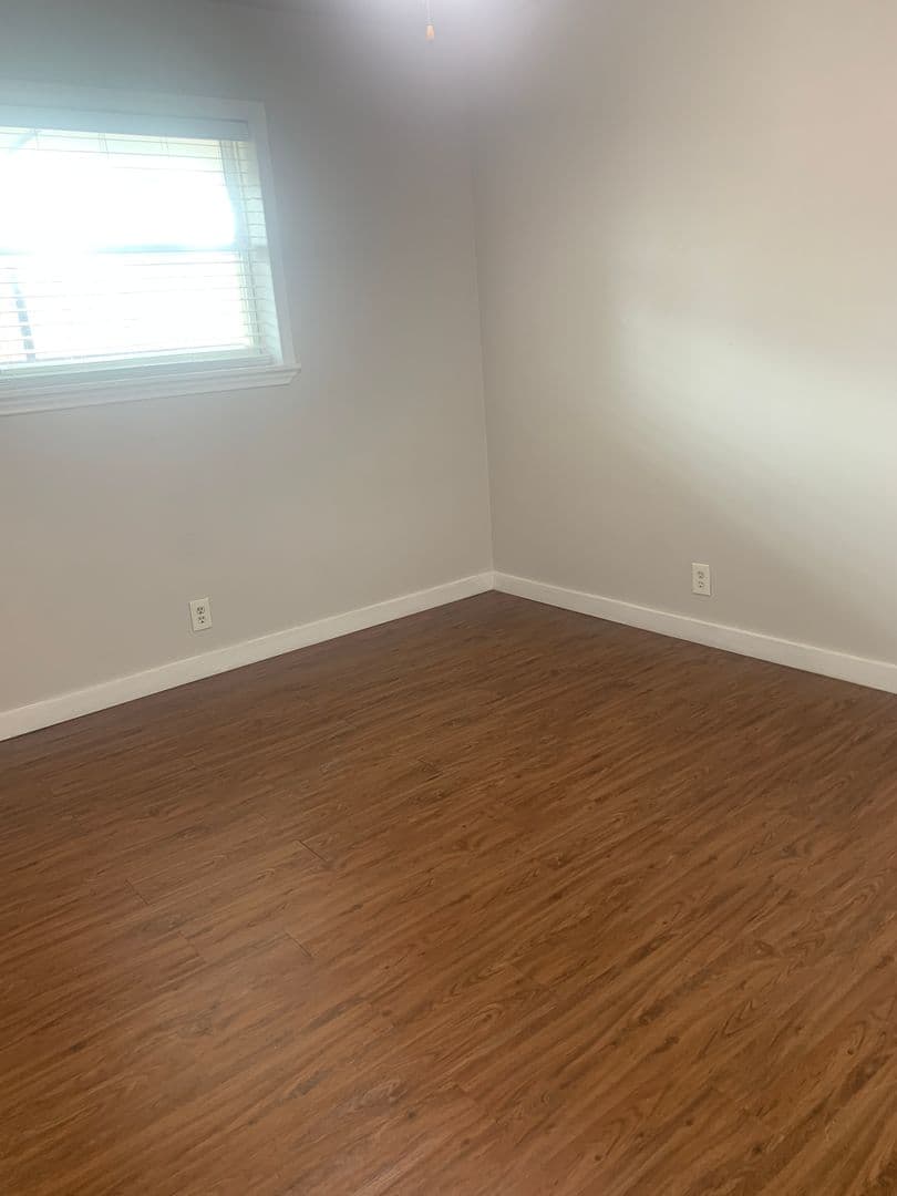 Renovated 2 Bed 1 Bath near UNT 13 of 16