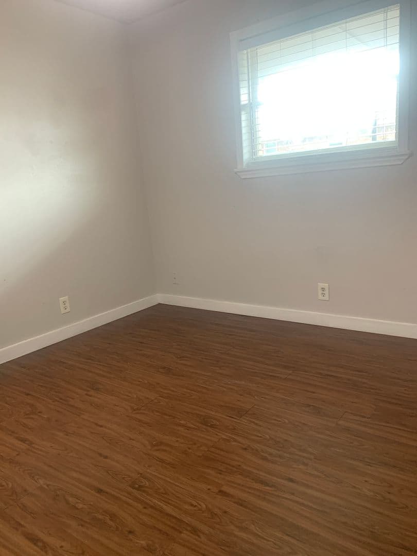 Renovated 2 Bed 1 Bath near UNT 15 of 16