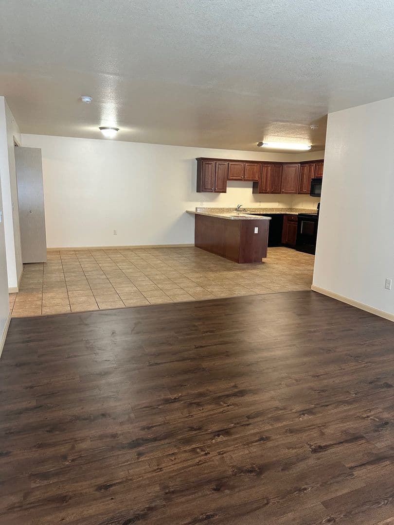 Bluffview Apartments LLC 4 of 13