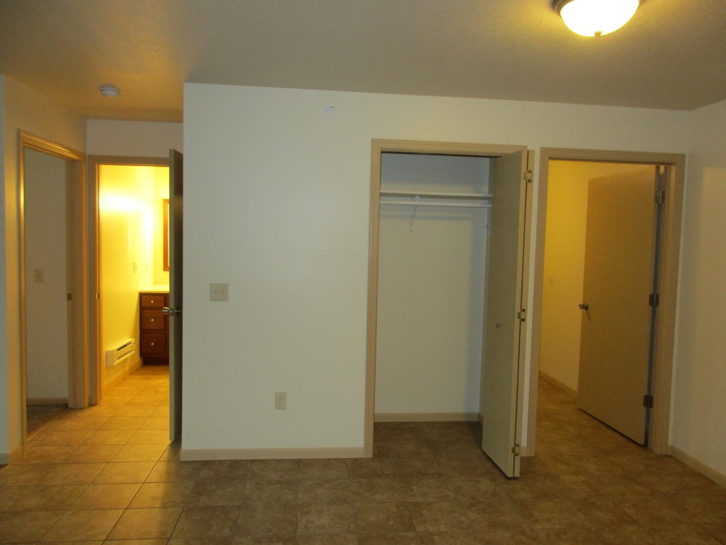 Bluffview Apartments LLC 7 of 13