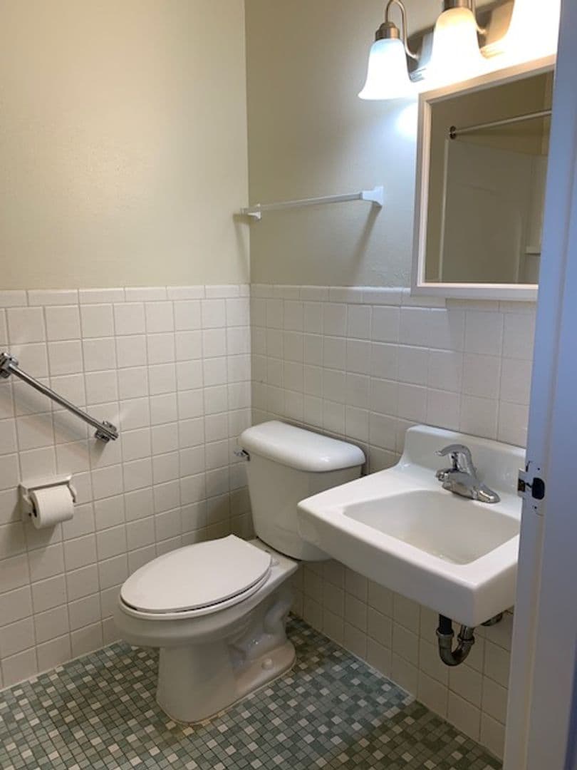 Bluffview Apartments LLC 9 of 16