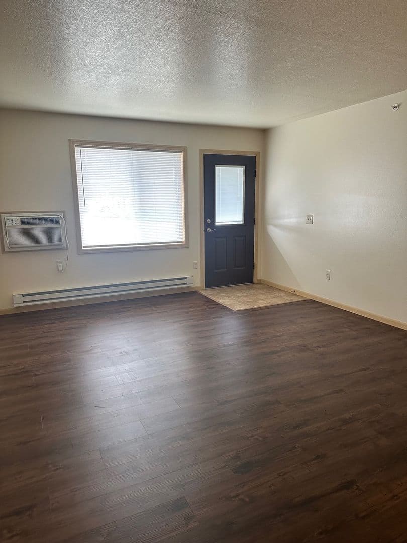 Bluffview Apartments LLC 5 of 13