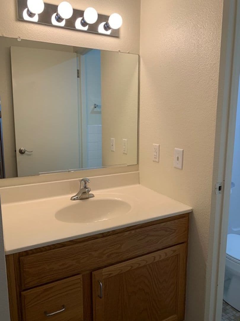 Bluffview Apartments LLC 6 of 10