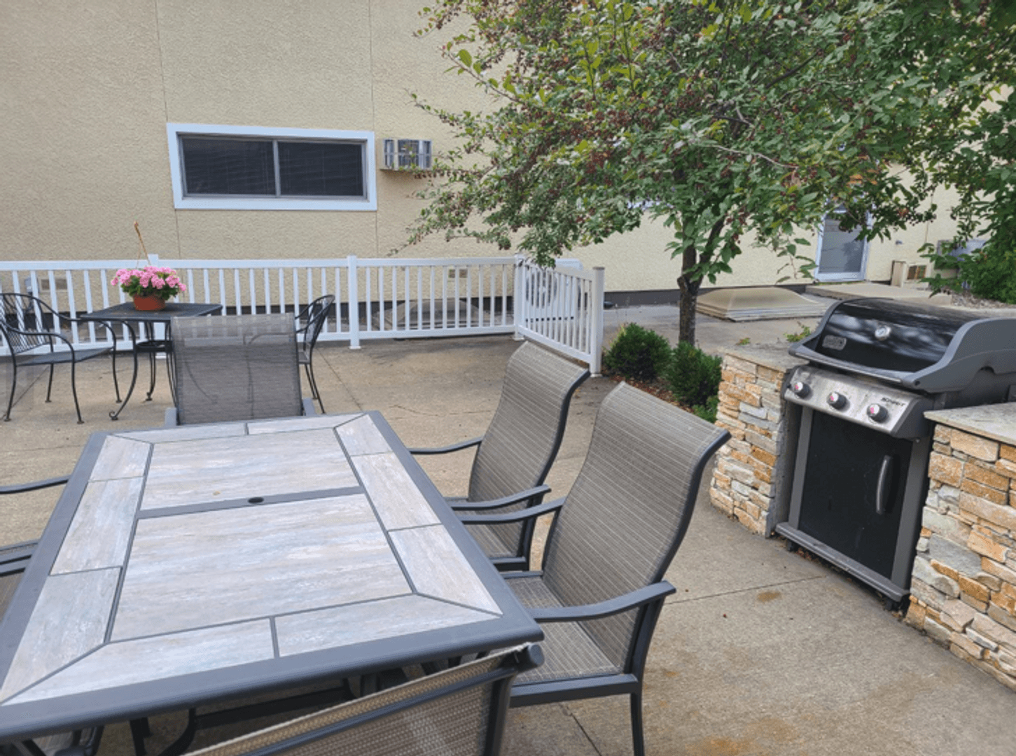 Bluffview Apartments LLC 12 of 16
