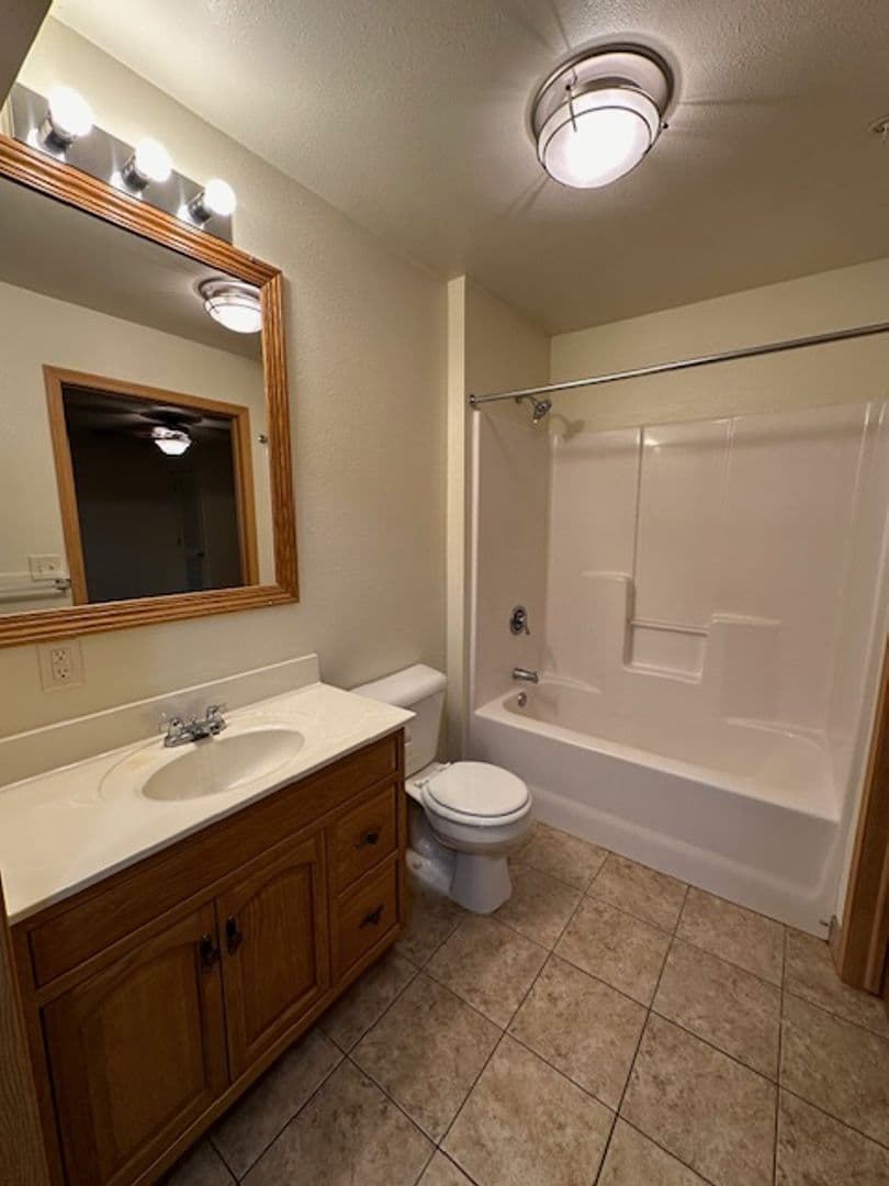 Bluffview Apartments LLC 9 of 18
