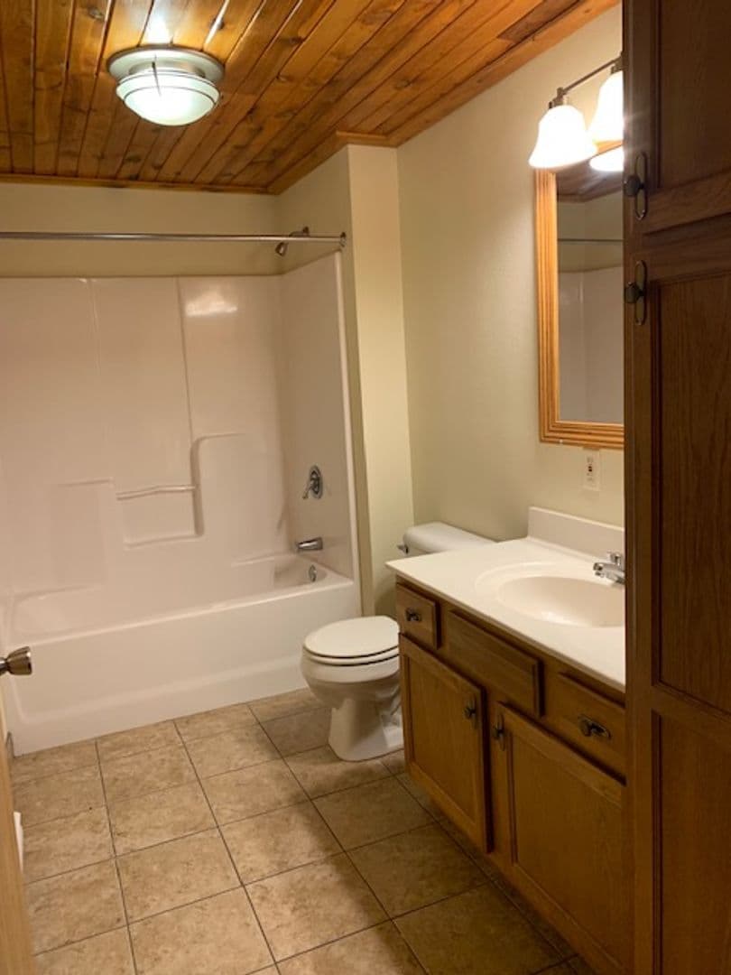 Bluffview Apartments LLC 10 of 16