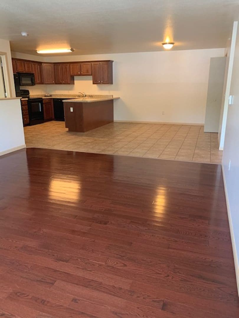 Bluffview Apartments LLC 7 of 17