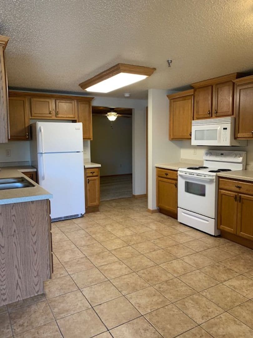 Bluffview Apartments LLC 1 of 16