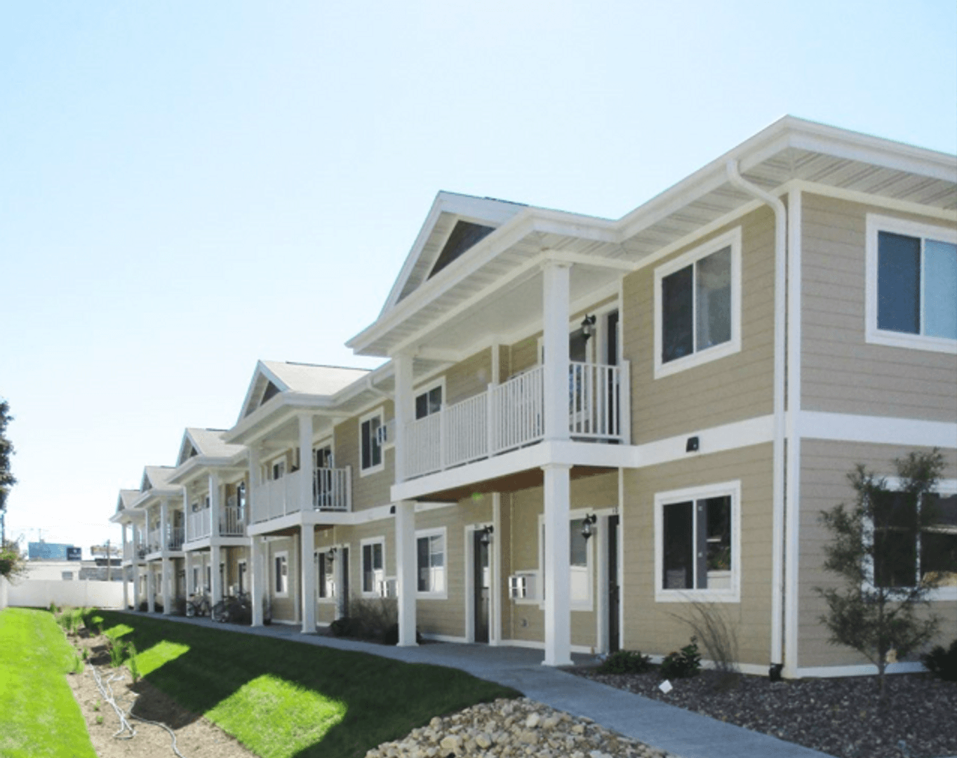 Bluffview Apartments LLC 1 of 17