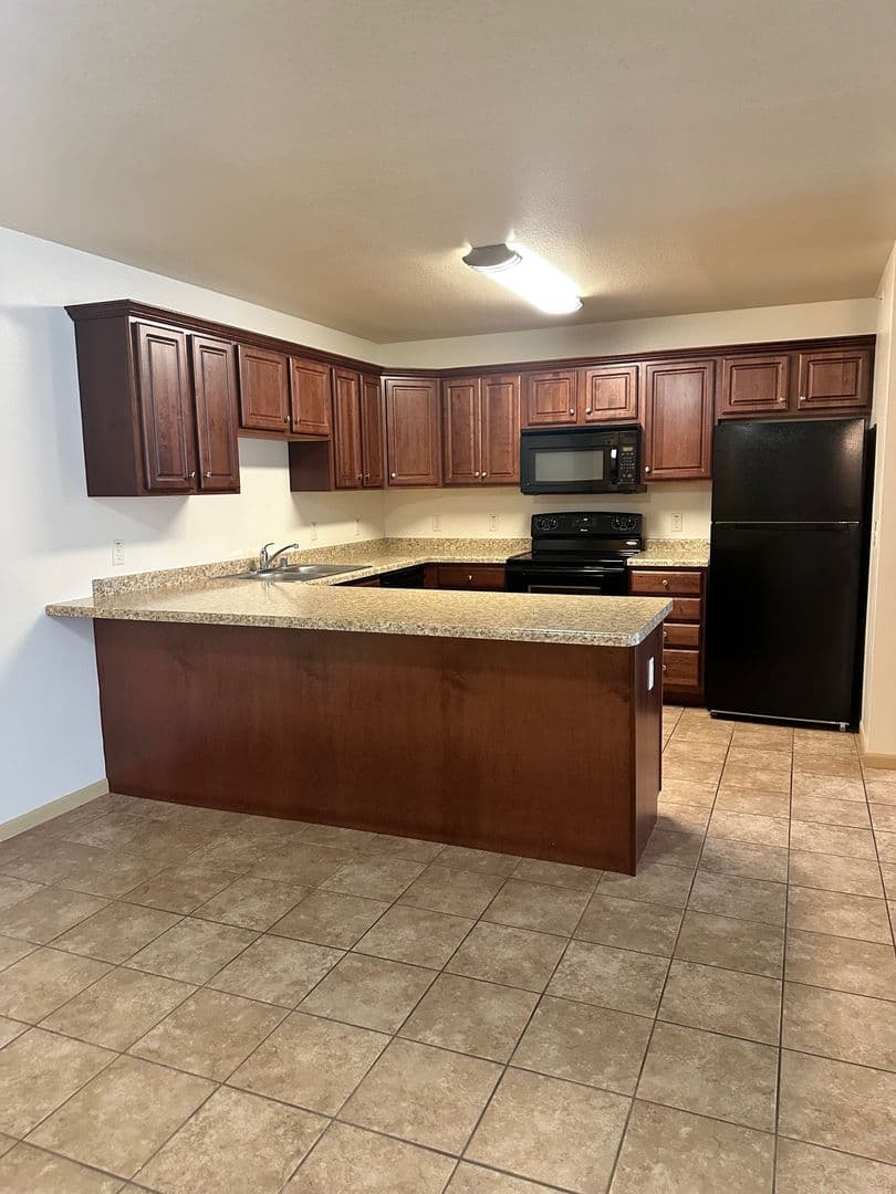 Bluffview Apartments LLC 3 of 13