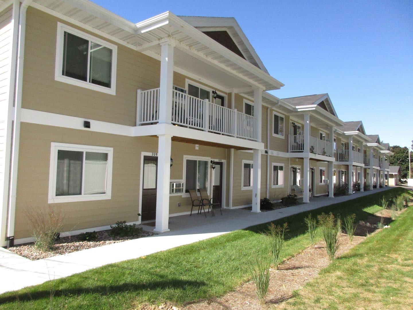Bluffview Apartments LLC 1 of 13