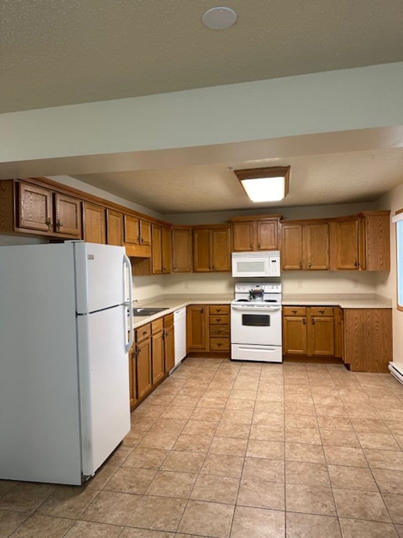 Bluffview Apartments LLC 3 of 18