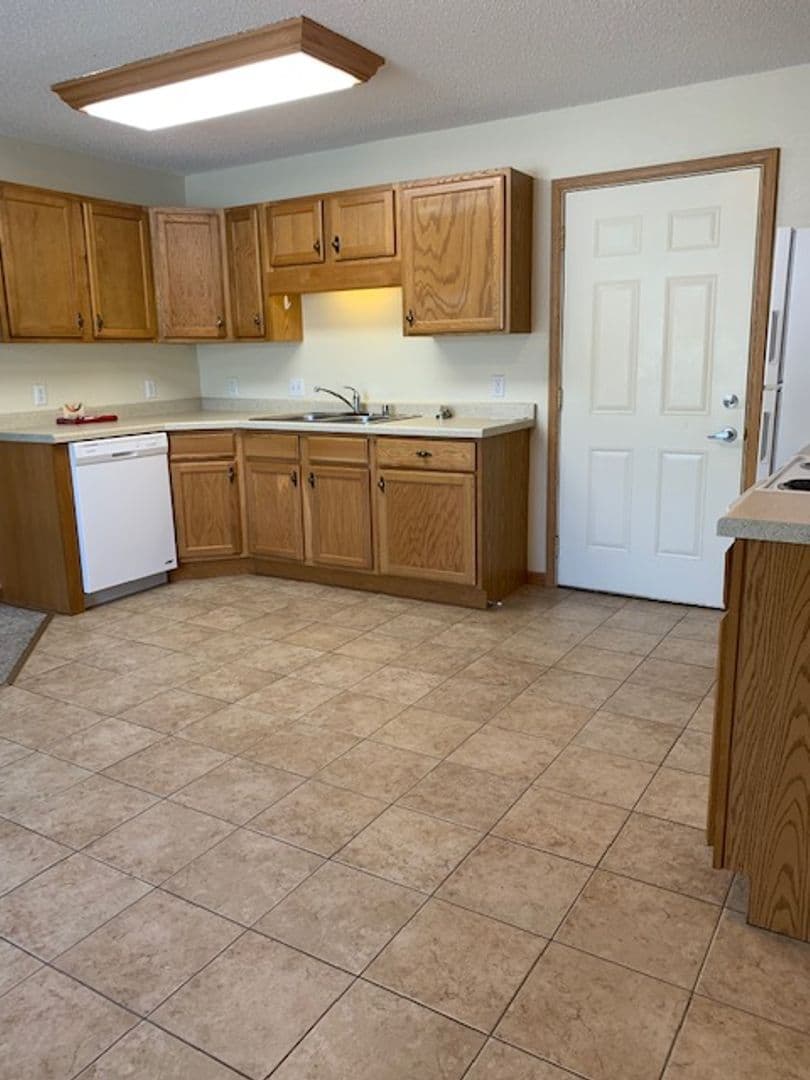 Bluffview Apartments LLC 1 of 10