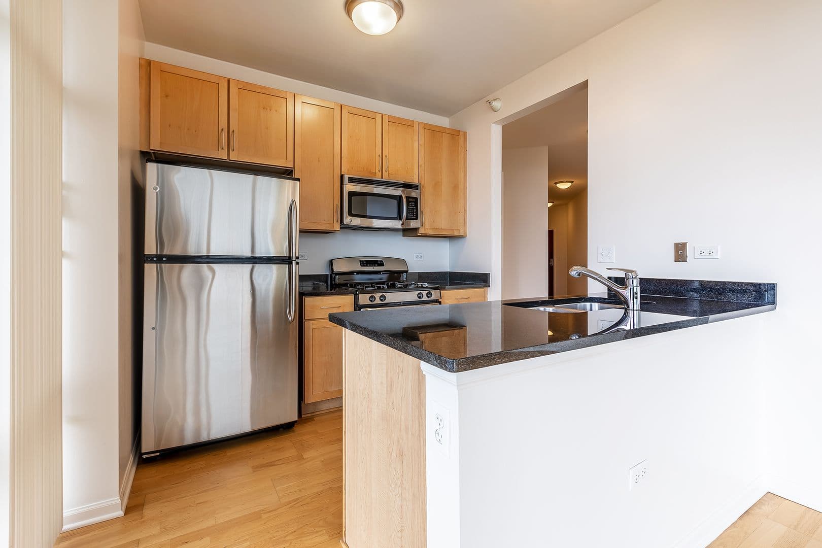 Astoria Apartments 10 of 28