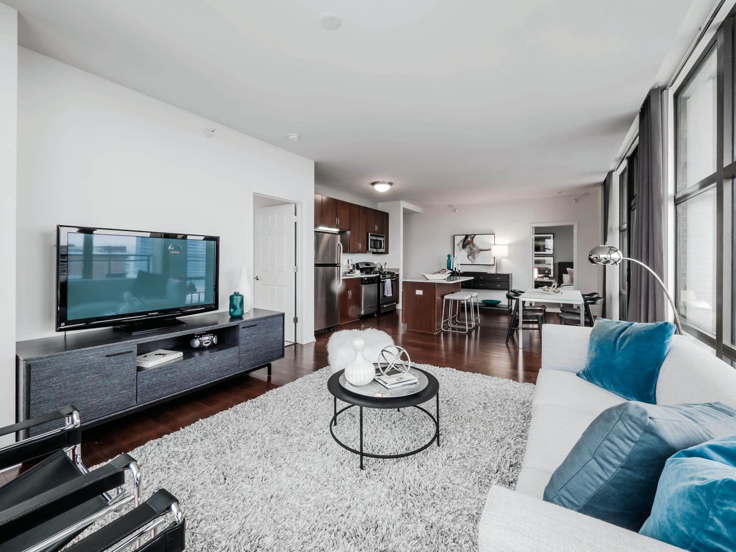 Astoria Apartments 6 of 28