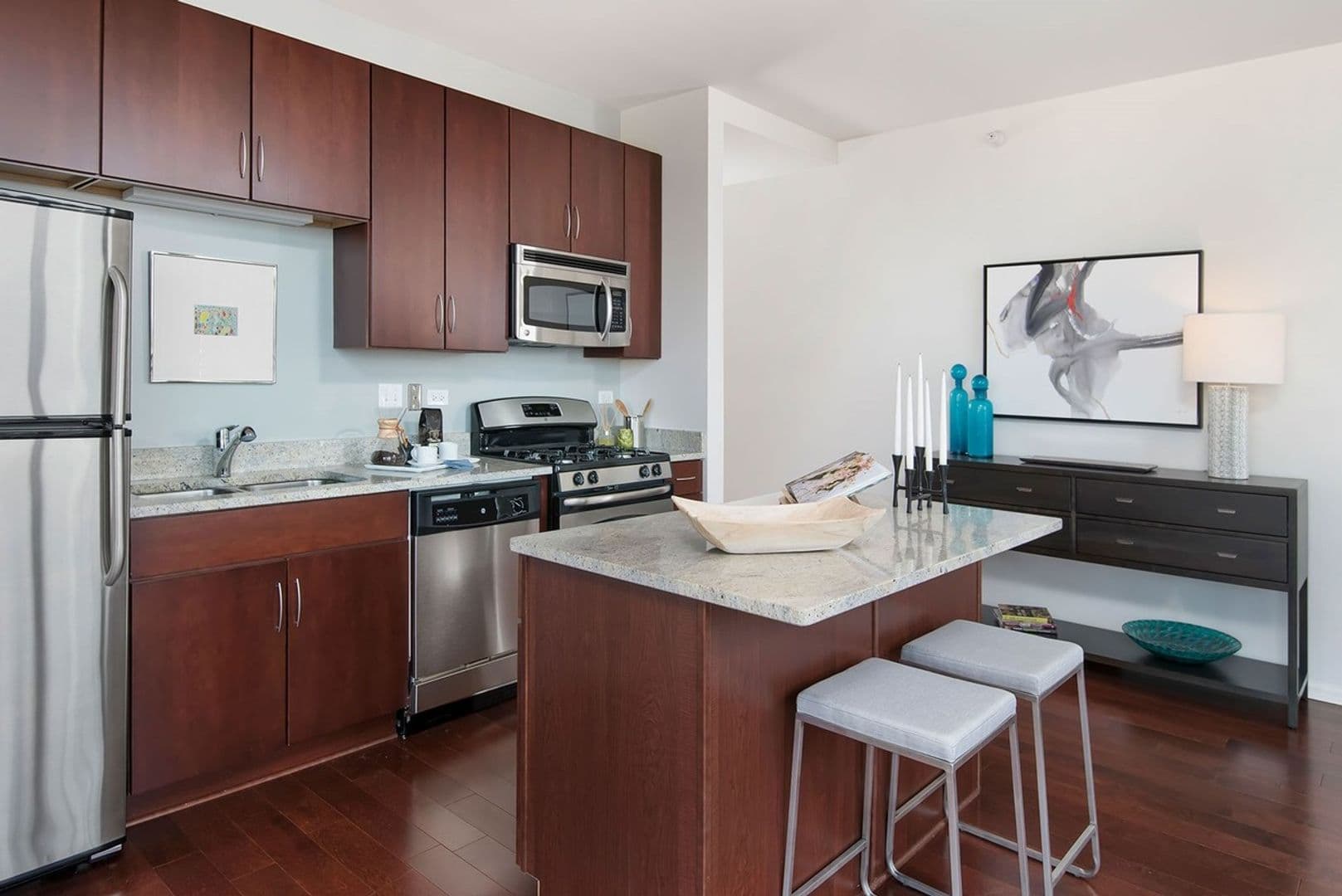 Astoria Apartments 24 of 28