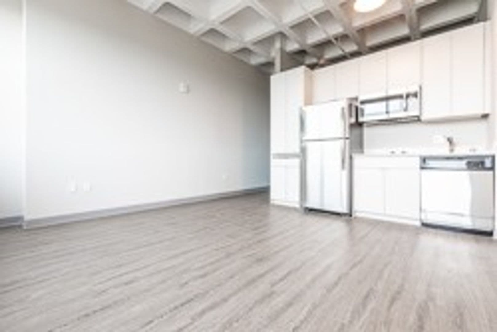 735 W. Wisconsin Ave 6 of 10