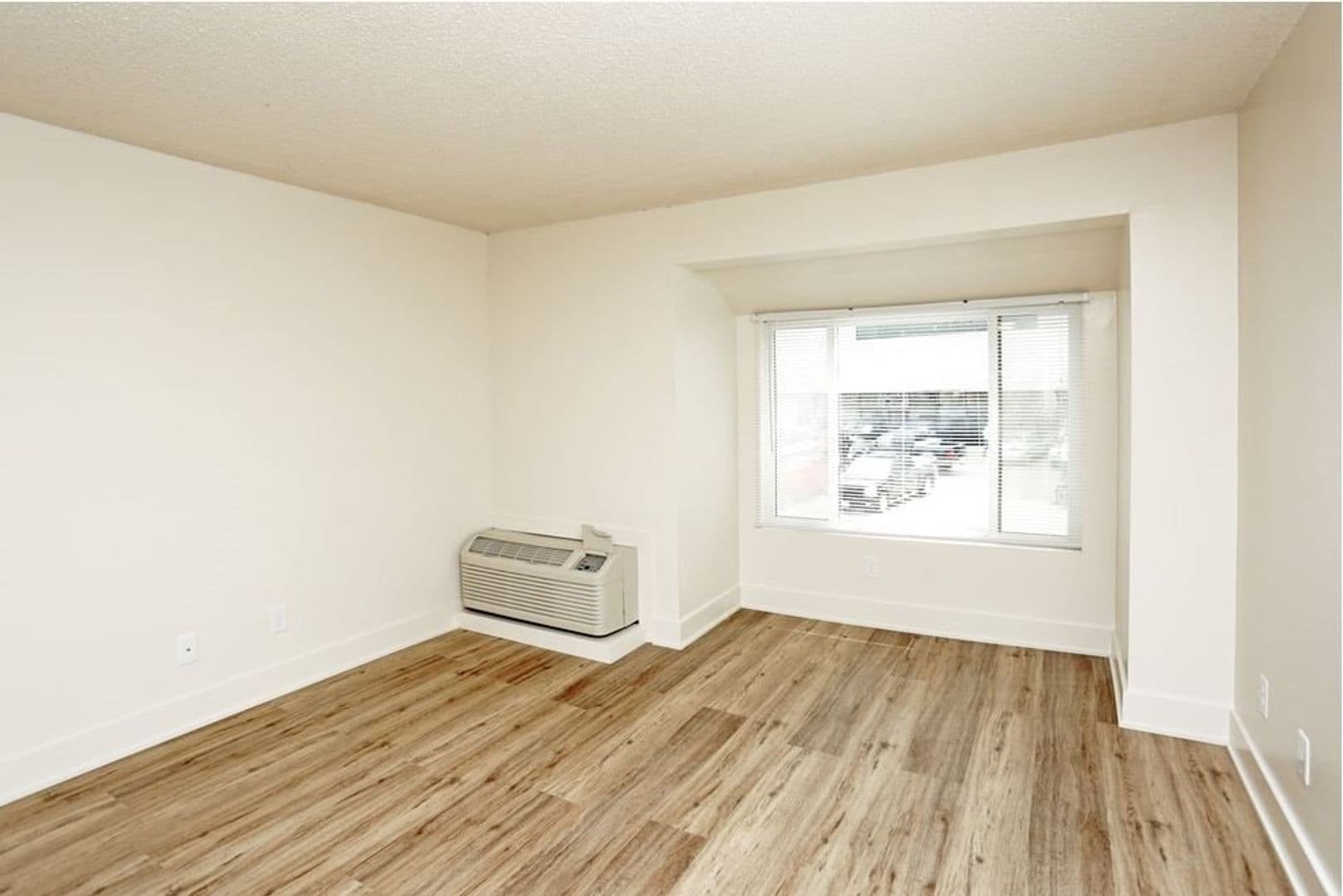 Civic Center Court Apartments 5 of 16
