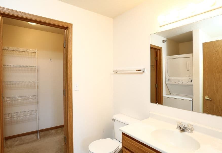 Crown Pointe Apartments 14 of 14