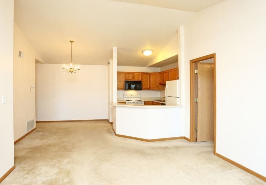 Crown Pointe Apartments 13 of 14