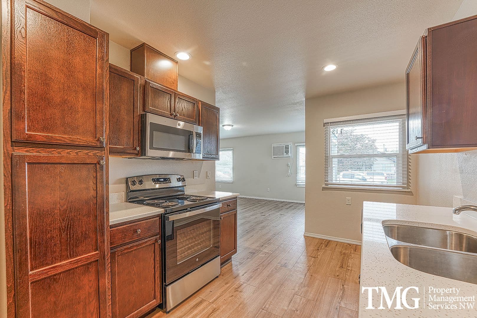 1 MONTH FREE ON A 12 MONTH LEASE! AFFORDABLE 3 BEDROOM, FULLY REMODELED! 10 of 25