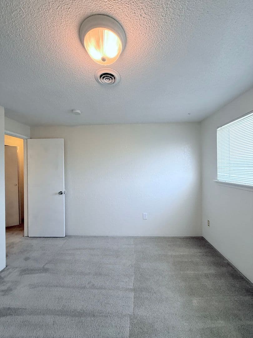 Amberbrook Townhomes 6 of 12