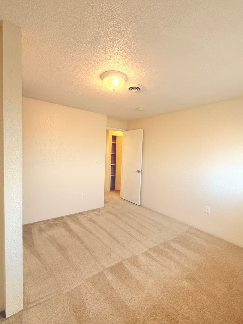 Amberbrook Townhomes 5 of 12