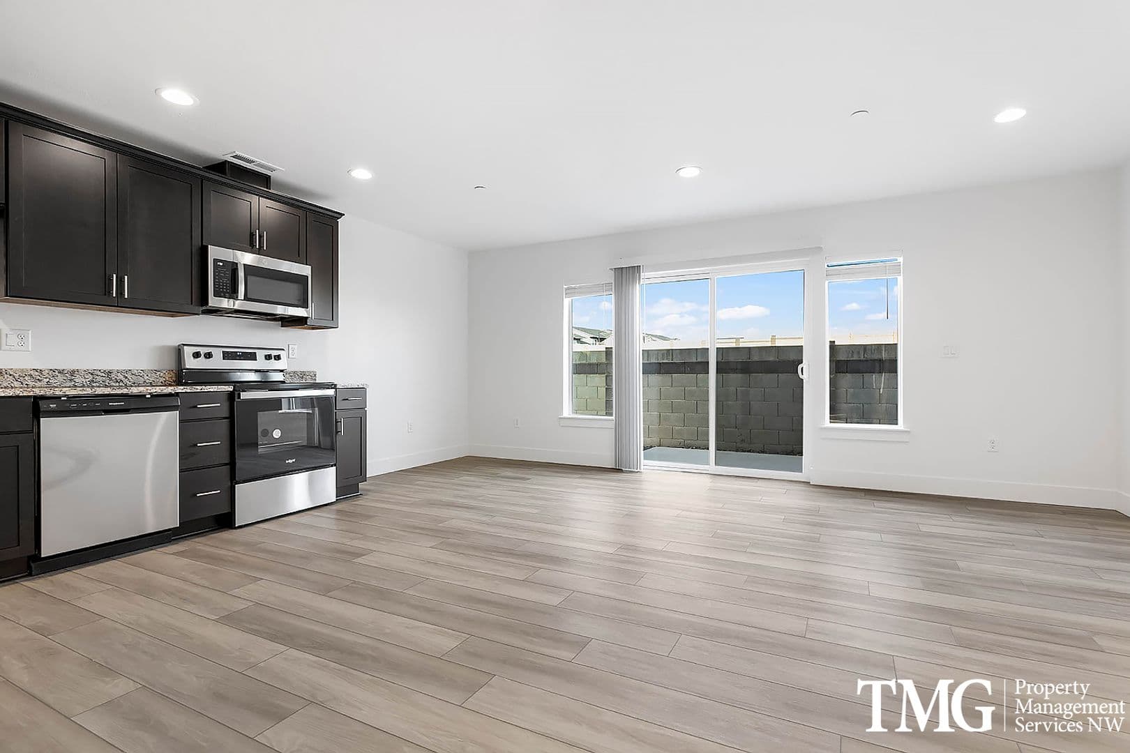 1 MONTH FREE ON A 12 MONTH LEASE! 34 of 59