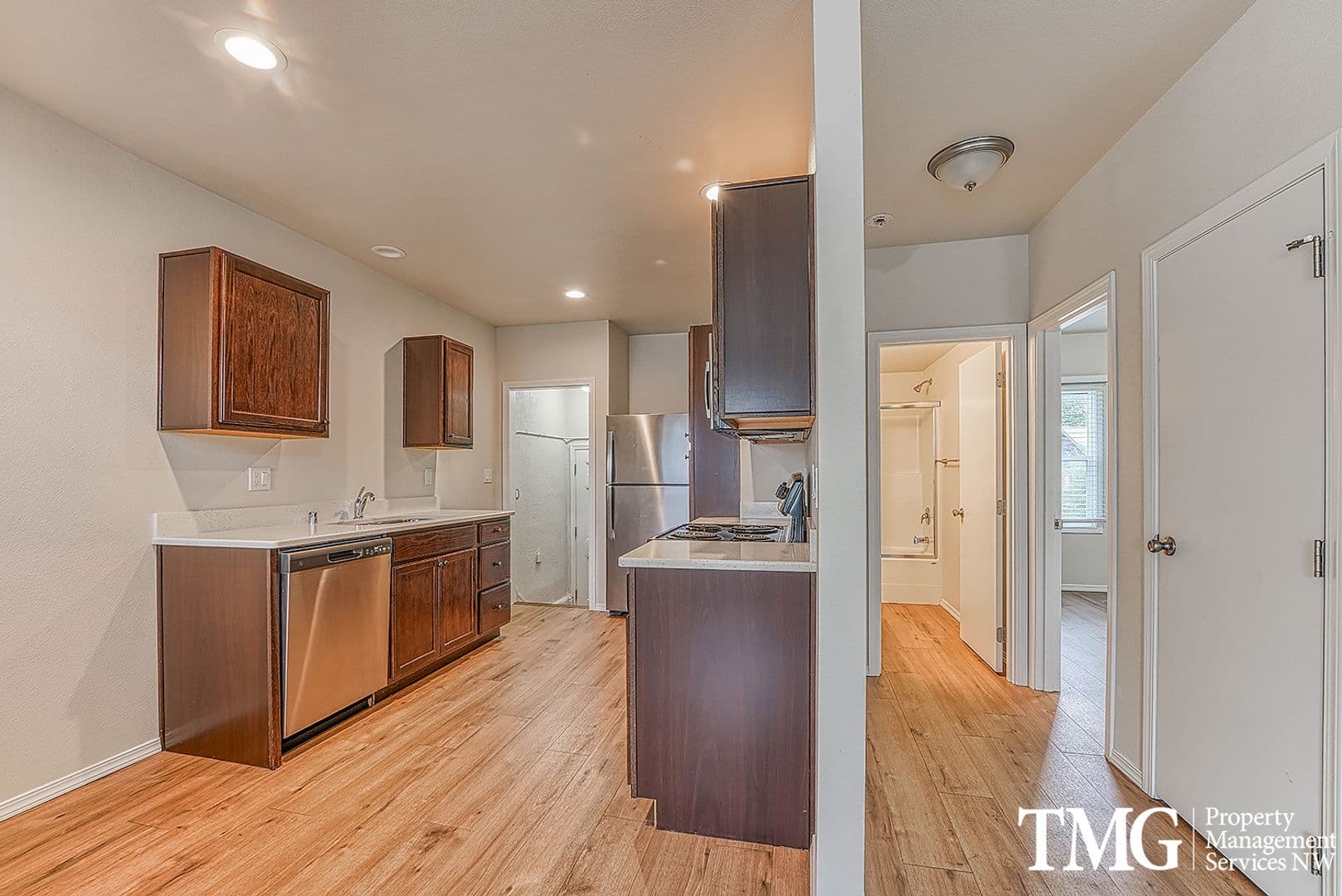 1 MONTH FREE ON A 12 MONTH LEASE! AFFORDABLE 3 BEDROOM, FULLY REMODELED! 9 of 25