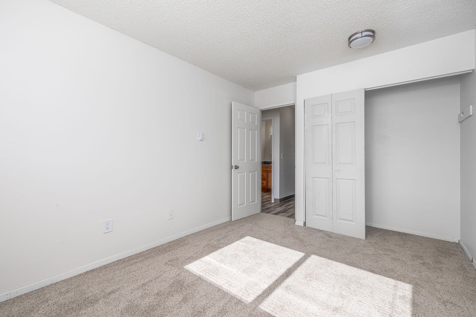 Hood Manor Apartments 12 of 21