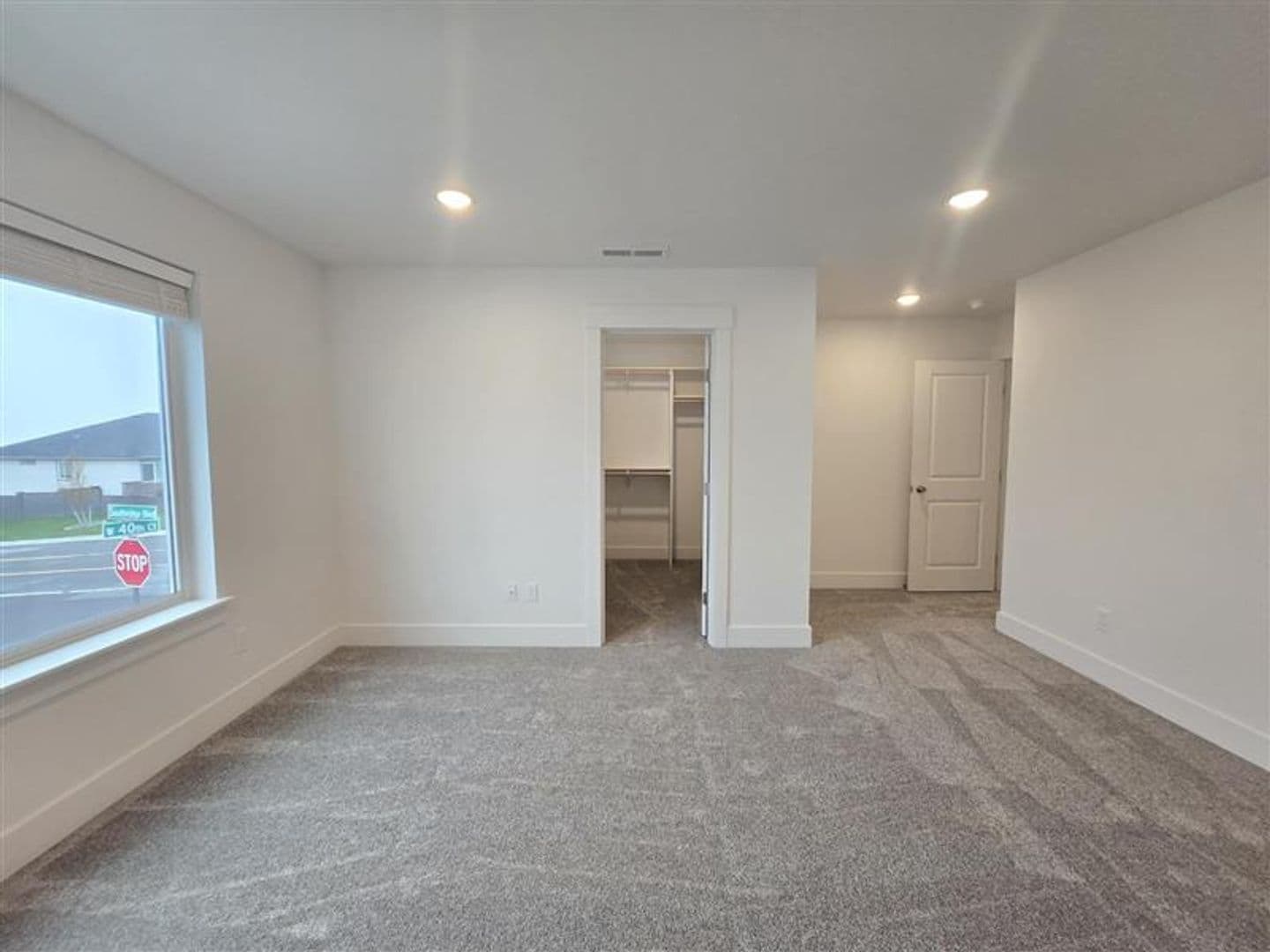 1 month FREE! BRAND NEW Townhome in the Desirable Southridge Area! 17 of 29