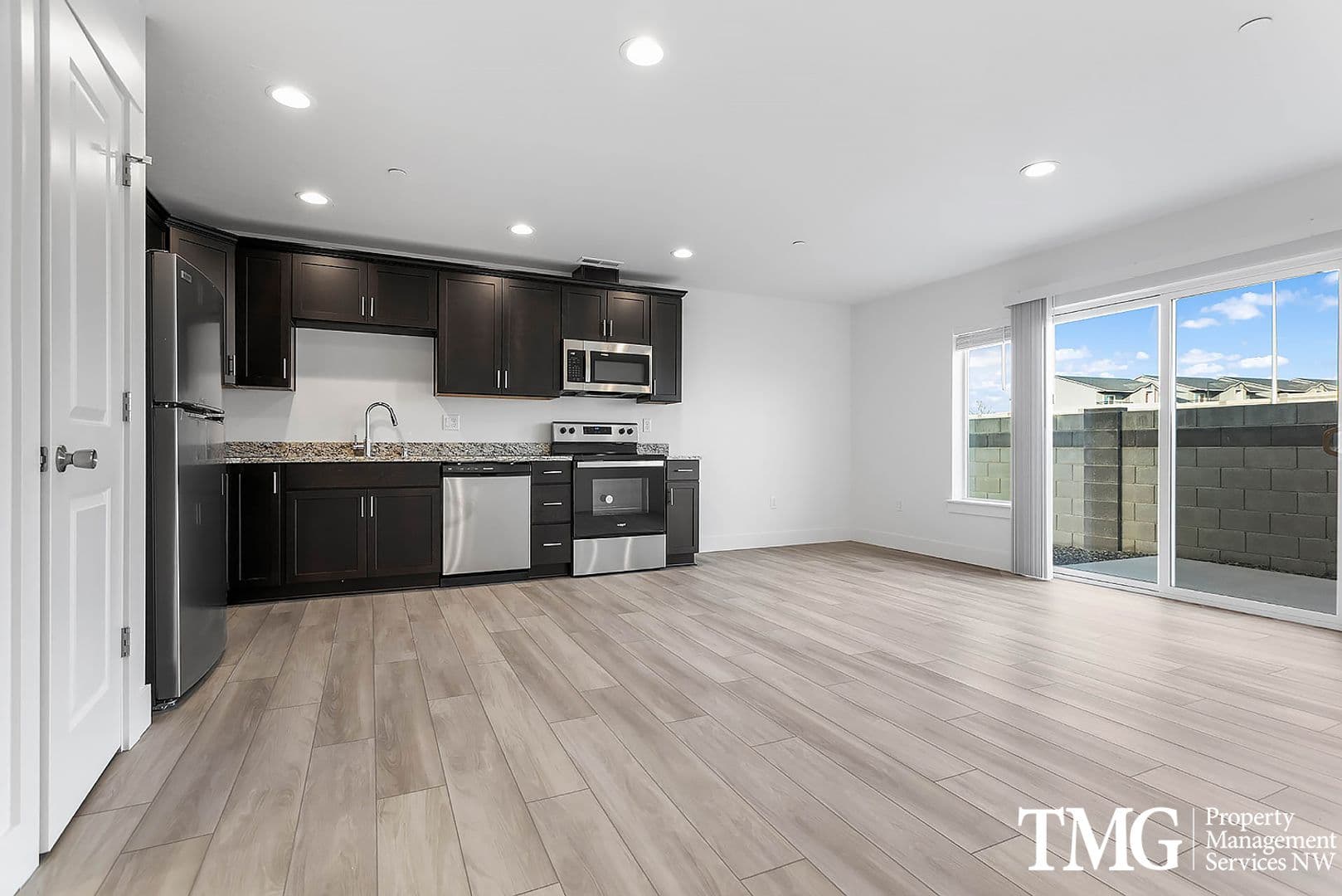 1 MONTH FREE ON A 12 MONTH LEASE! 35 of 59