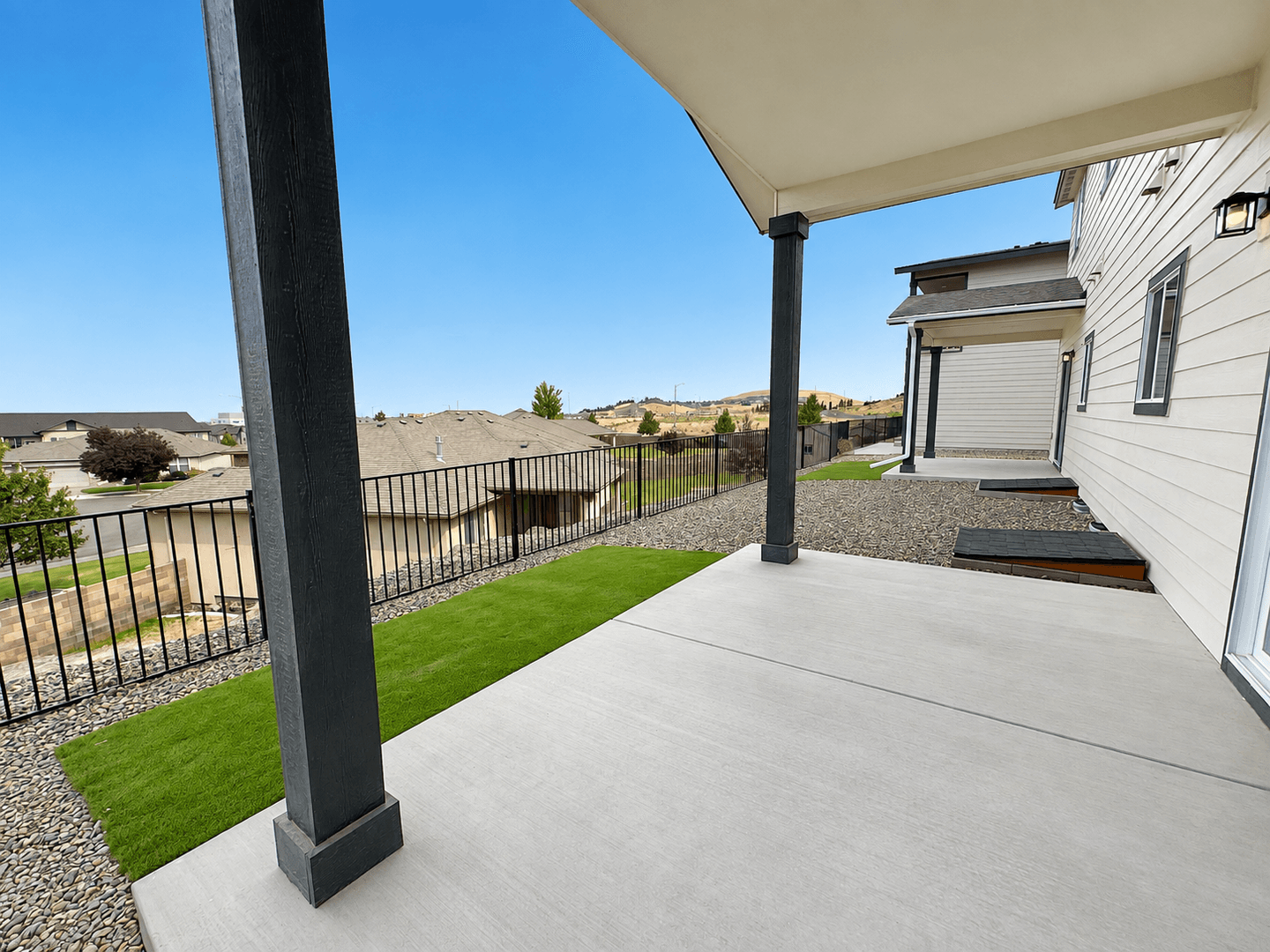 1 month FREE! BRAND NEW Townhome in the Desirable Southridge Area! 29 of 29
