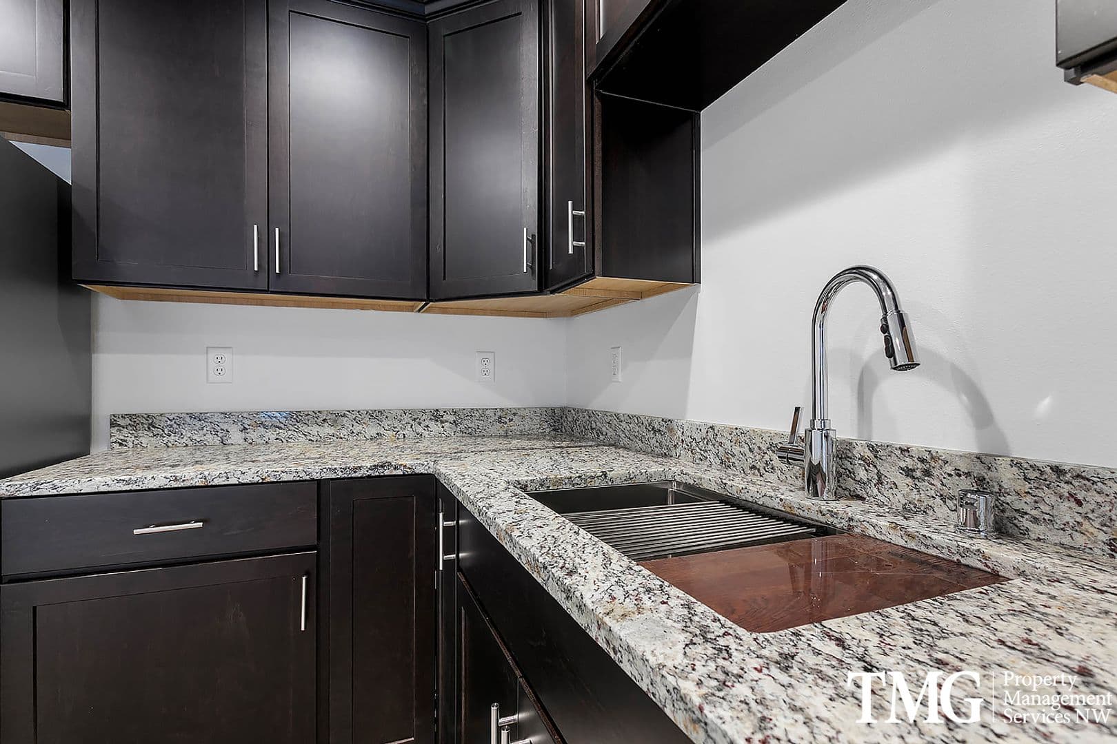 1 MONTH FREE ON A 12 MONTH LEASE! 41 of 59
